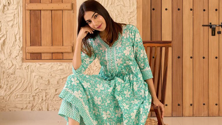 Styling KurtisTops for Work Comfort Meets Fashion