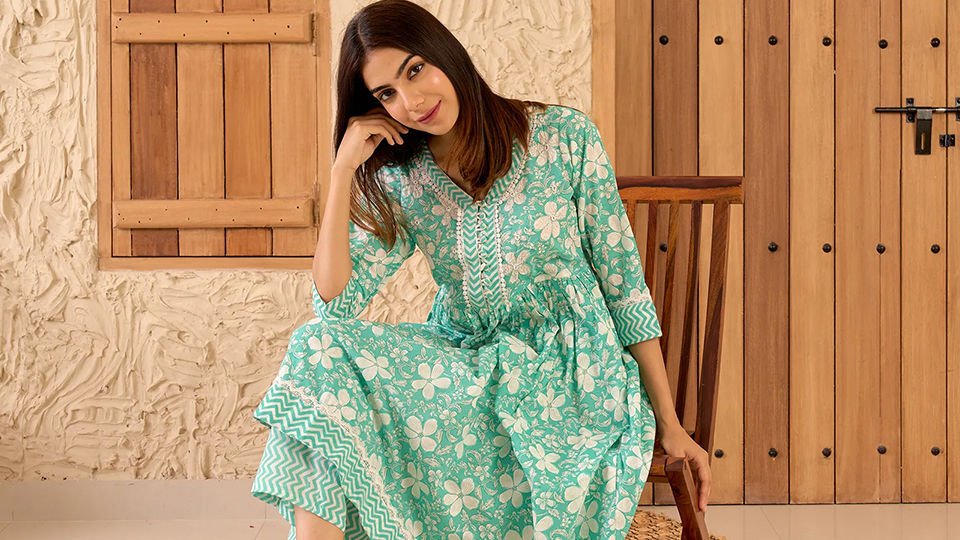 Styling KurtisTops for Work Comfort Meets Fashion